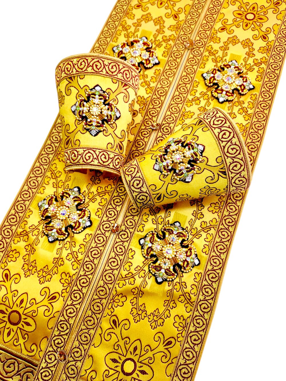 Готове облачення ієрея розшите камінням Swarovski, розмір 52–54, зріст 176–182 см