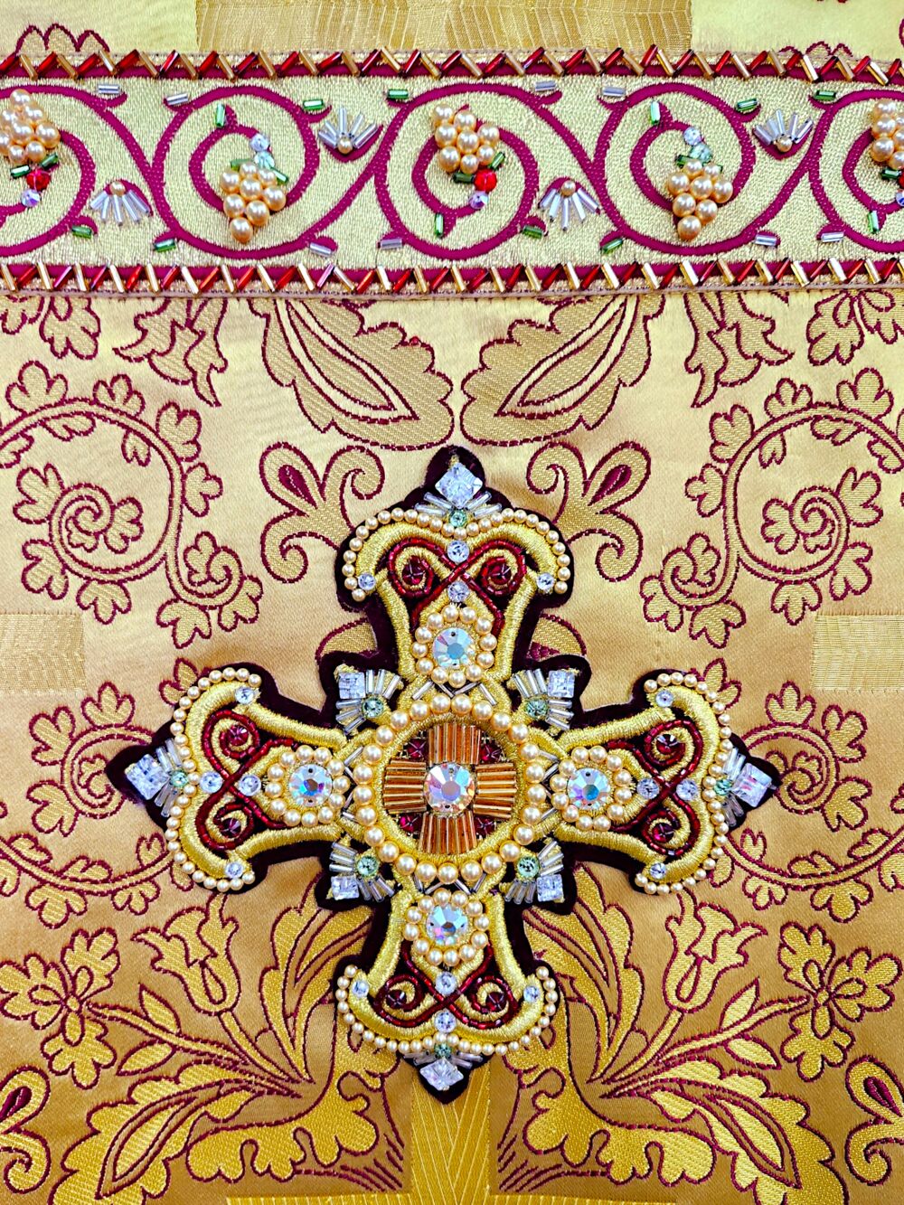 Готове облачення ієрея розшите камінням Swarovski, розмір 52–54, зріст 176–182 см богослужбові облачення